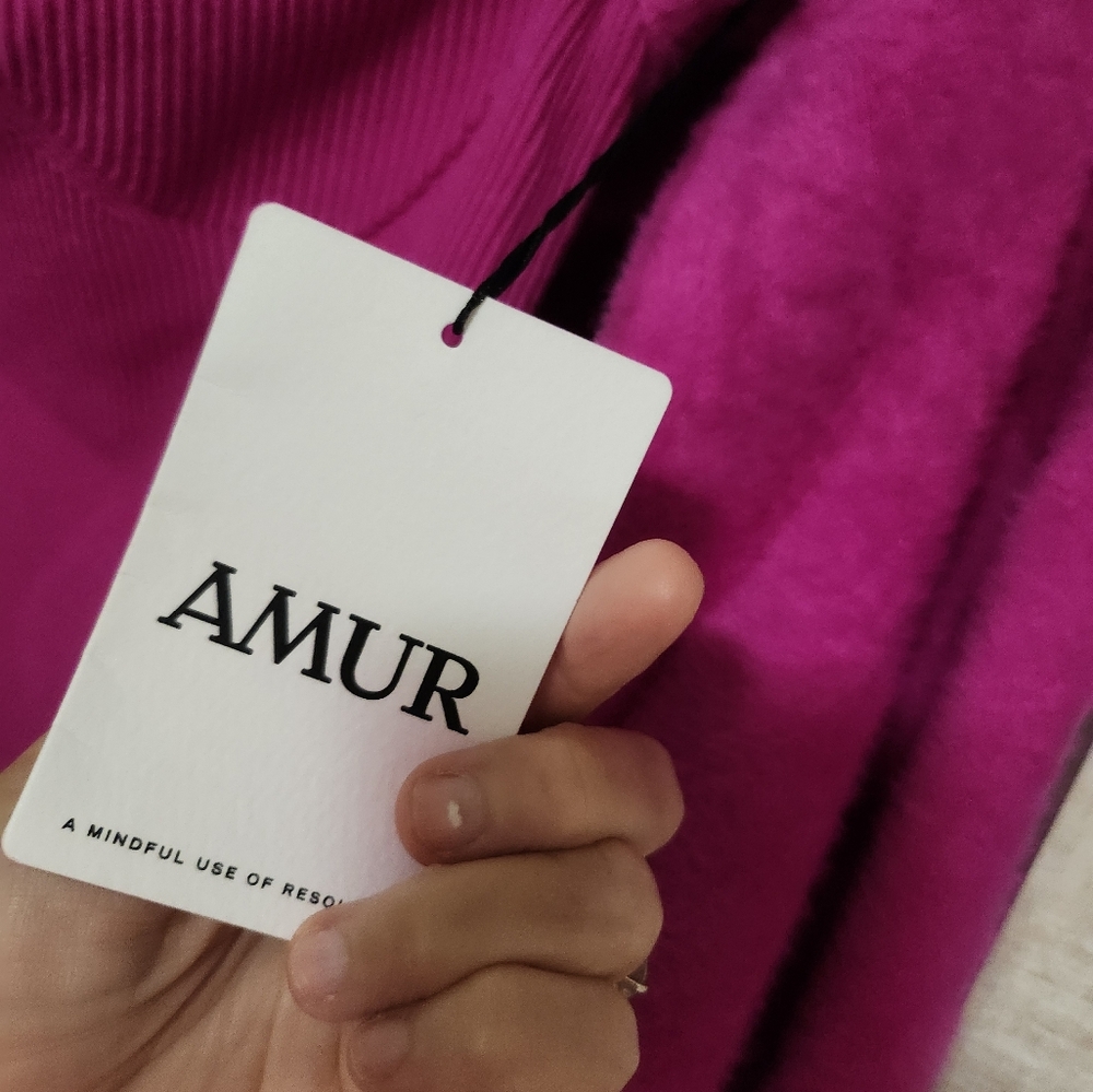 Amur Juliana Cut Out Knit Top - Picture 12 of 13